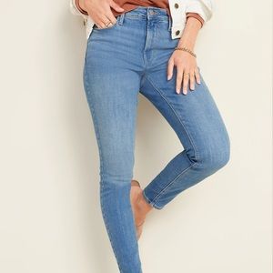 Old Navy Rockstar Super Skinny Jeans